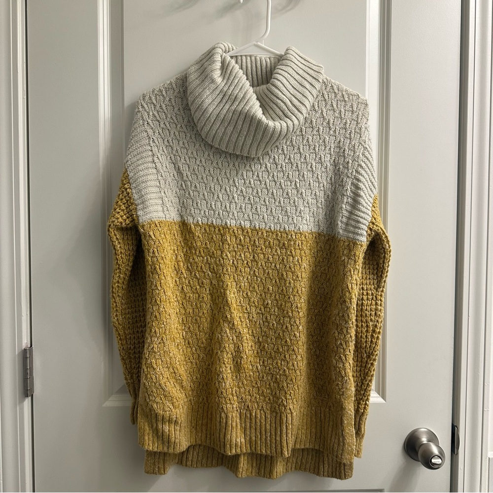 Universal Thread Two-Tone Turtleneck Sweater - Cream and Gold/Yellow